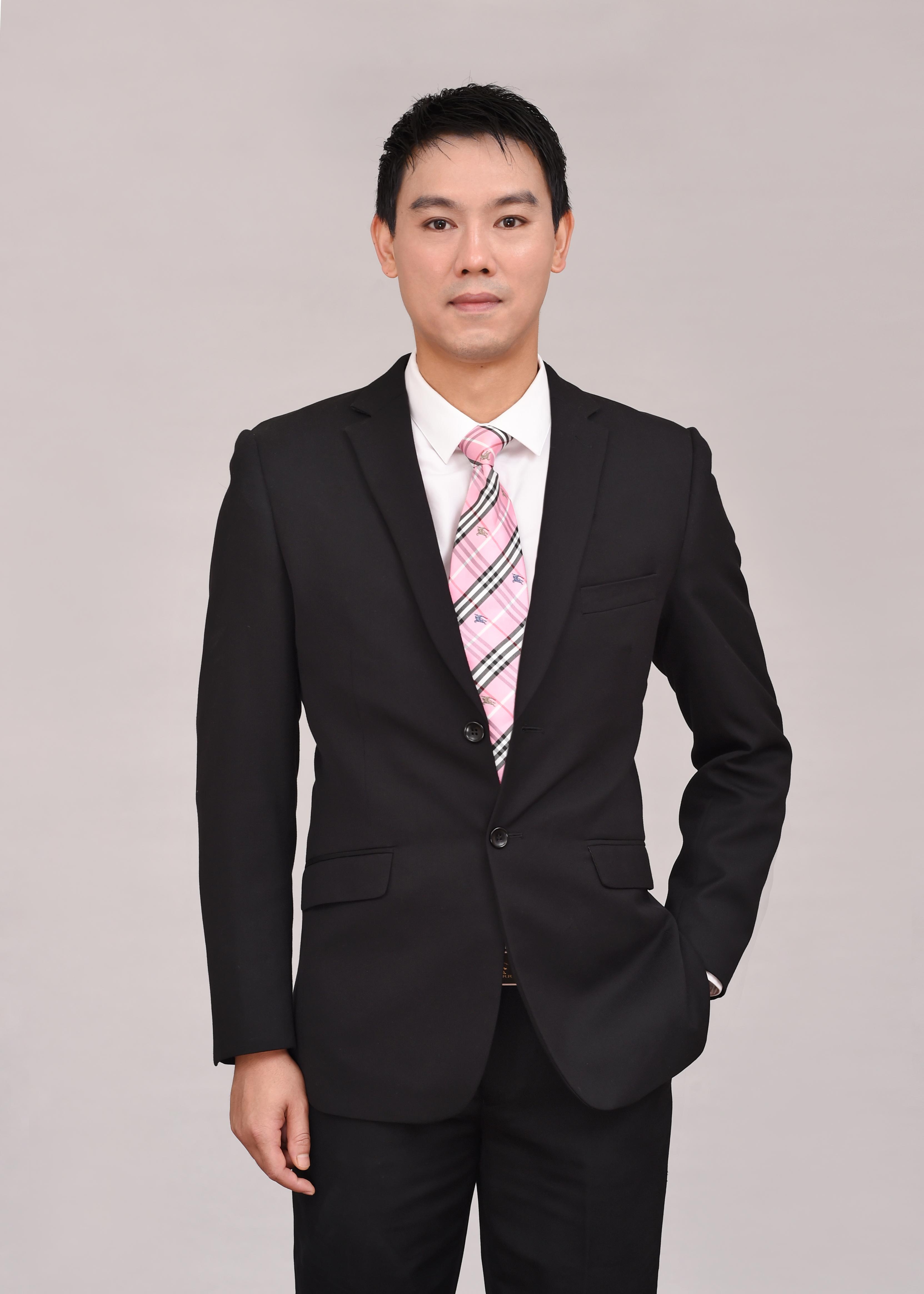 辛翔坤 视觉与舞美负责人